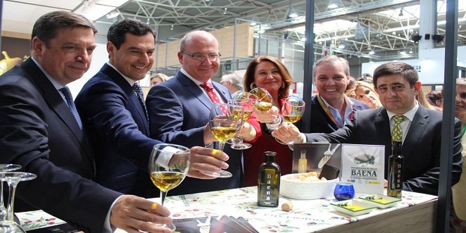 La Junta pide que la calificación nutricional del aceite de oliva tenga en cuenta sus grandes cualidades