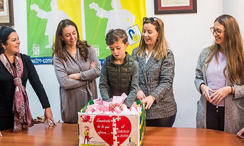 La Asociación de Comerciantes de Baena ya tiene ganadora de la cesta de productos por la campaña ‘Acoba te quiere’