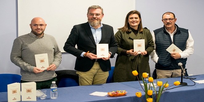 José Antonio Santano presenta en la Casa de la Cultura su último poemario titulado ‘Tierra Madre’