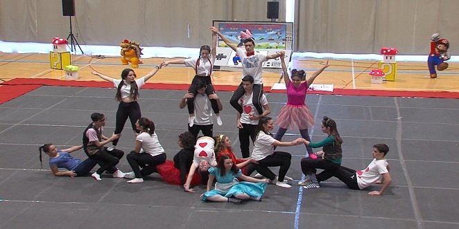 El IES Luis Carrillo de Sotomayor reúne a 670 alumnos en el XVII AcroBros