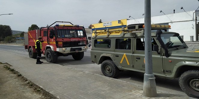 La UME llega a Baena para proteger y controlar el acceso a almacenes y supermercados