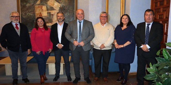 Ruiz tiende la mano al sector agrario cordobés para buscar soluciones que garanticen la viabilidad del mundo rural