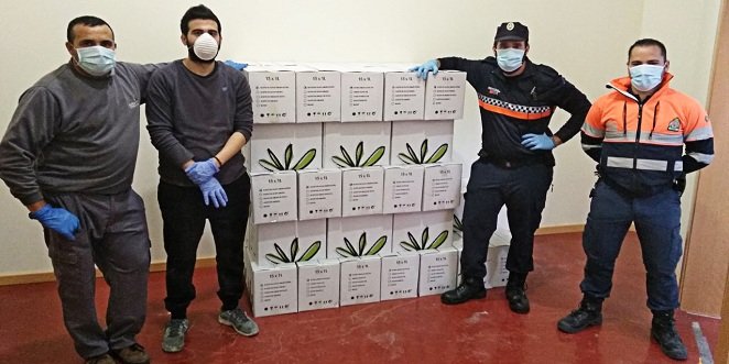 Canoliva realiza al Consistorio una aportación de 850 litros de aceite de oliva