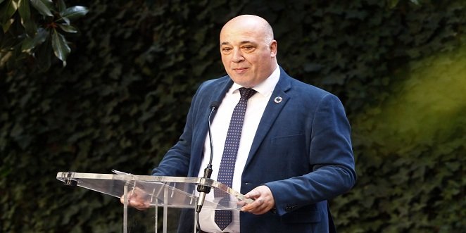 Ruiz insta al presidente de la Junta a la puesta en marcha de un Plan Especial de Empleo