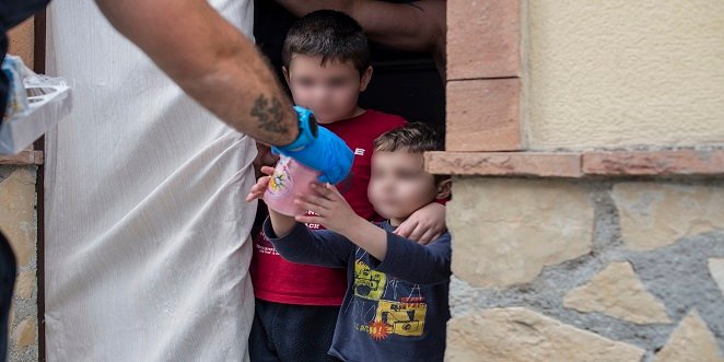 La empresa ‘New Candy Star’ dona 1.200 cubos de algodón de azúcar repartidos por el Ayuntamiento a través de Protección Civil