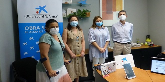 La Obra Social La Caixa y La Borriquita donan 25 tablet al colegio Virrey del Pino