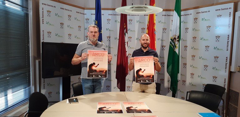 La gira acústica de Arco estrena la agenda cultural del verano con un concierto en la Plaza Palacio