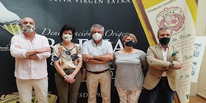La DOP Baena se reúne con Pilar Cano para aclarar la polémica sobre el envasado de aceite procedente de terceros países