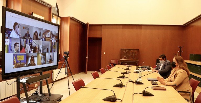 La consejera de Agricultura recuerda que el debate europeo sobre la nueva PAC “continúa abierto”