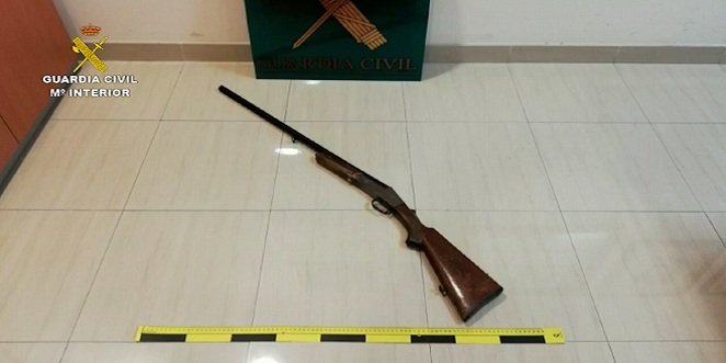 Detenidos tres supuestos autores de delitos de tenencia ilícita de armas y lesiones con arma de fuego