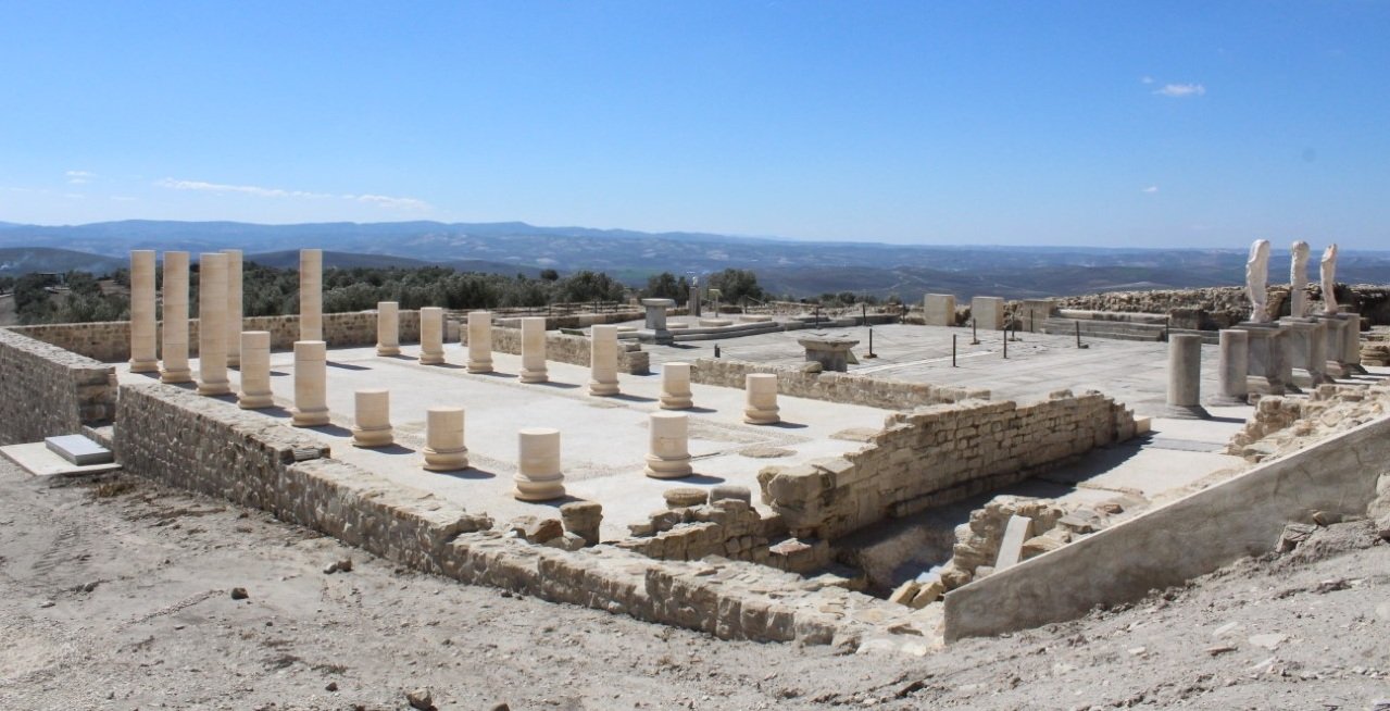 Los concursos para intervenir en Torreparedones y en el tejado del Ayuntamiento, se quedan desiertos