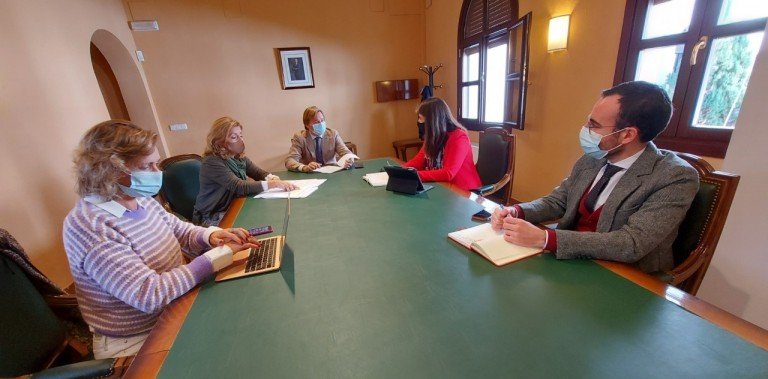 La Junta pide a los agricultores cordobeses utilizar el sistema ‘Trade’ para dar de alta a temporeros y planificar los test