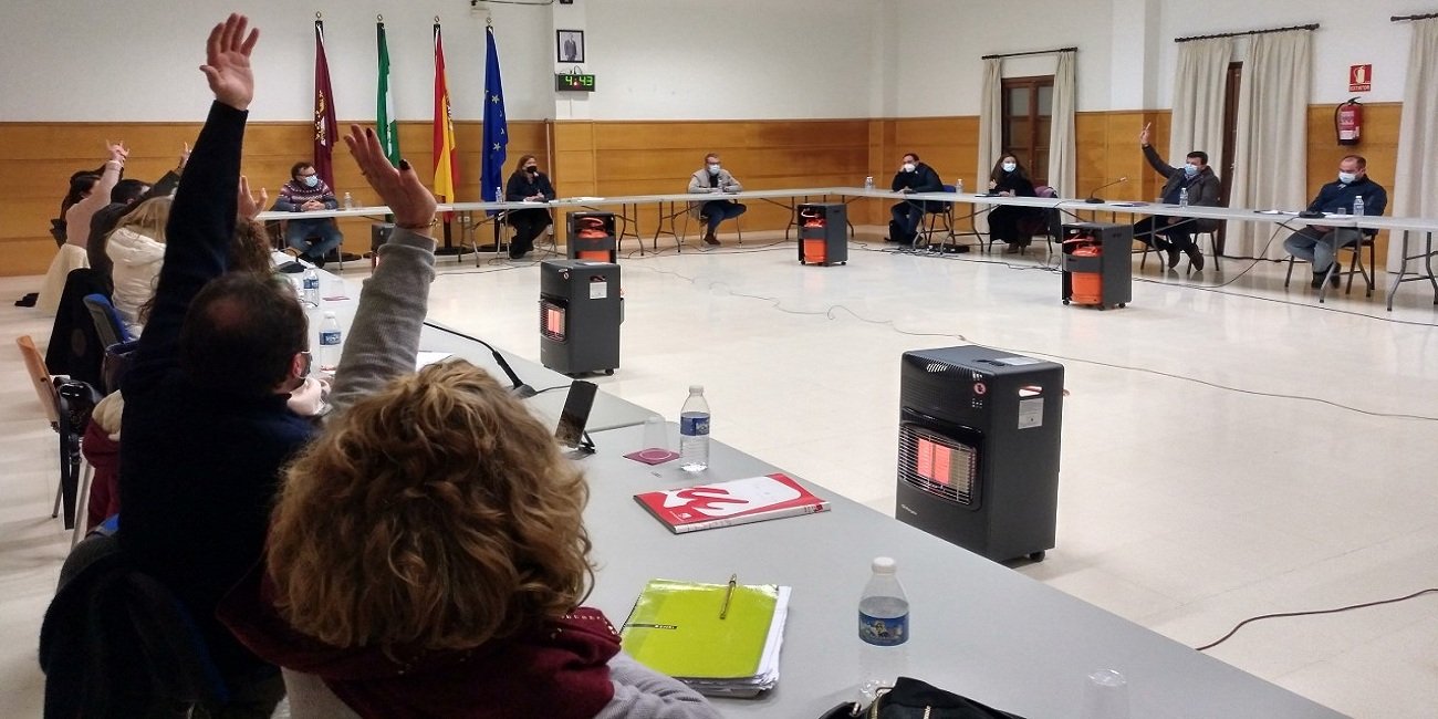 El pleno reprueba a la alcaldesa y al equipo de gobierno por “pasividad, incumplimiento de acuerdos y falta de transparencia”