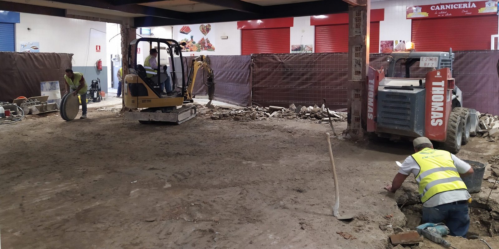 Comienza la reforma interior del mercado de abastos de Baena