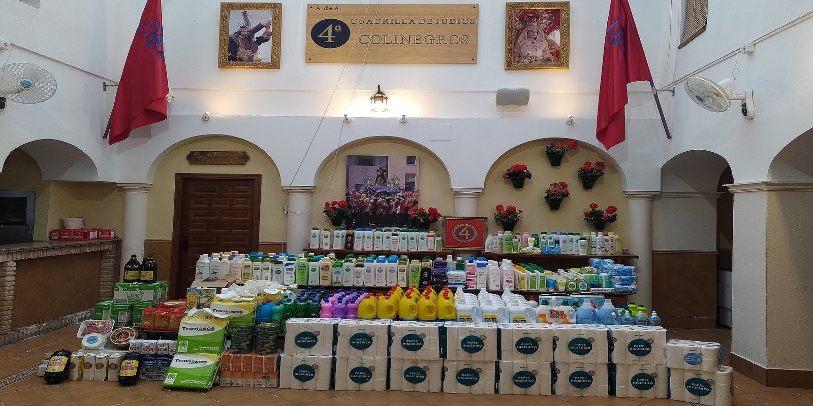 Los Judíos Colinegros de la 4ª donan más de 1.500 € en productos al Asilo de S. Francisco y al Convento de Madre de Dios