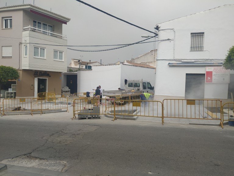 Continúan las obras en la calle Rey Fernando dentro del Plan de Eliminación de Barreras Arquitectónicas