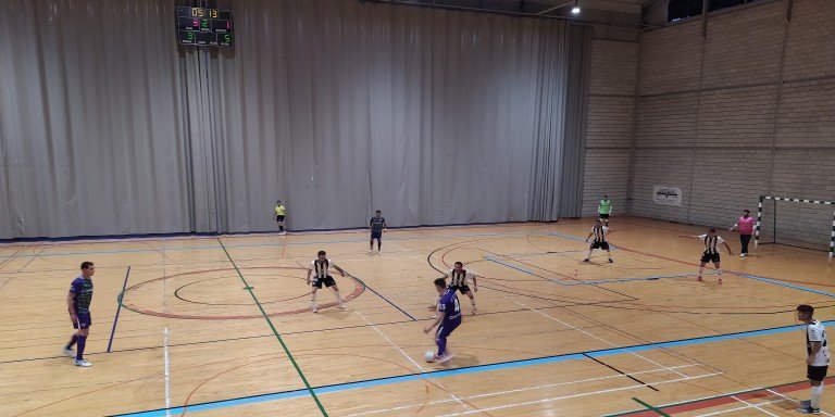 La intensidad del OET-Atlético Baenense se impuso a la calidad del Málaga Futsal en una gran victoria por 5-2