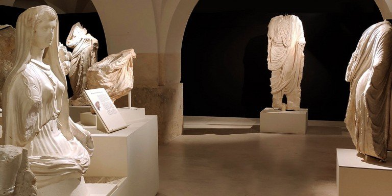 Las tres esculturas romanas del Minguillar continuarán expuestas en el Museo Arqueológico hasta 2026