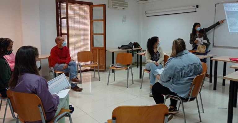 El plan de intervención de ERACIS en Baena y Peñarroya-Pueblonuevo realiza 162 itinerarios de inserción entre septiembre y febrero