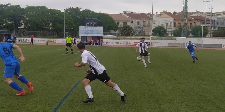 El Atlético Baenense encaja un contundente 0-6 ante la UD Sur