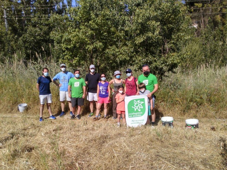 Ecologistas en Acción limpia la Ermita de Los Ángeles para celebrar el Día Mundial del Medio Ambiente