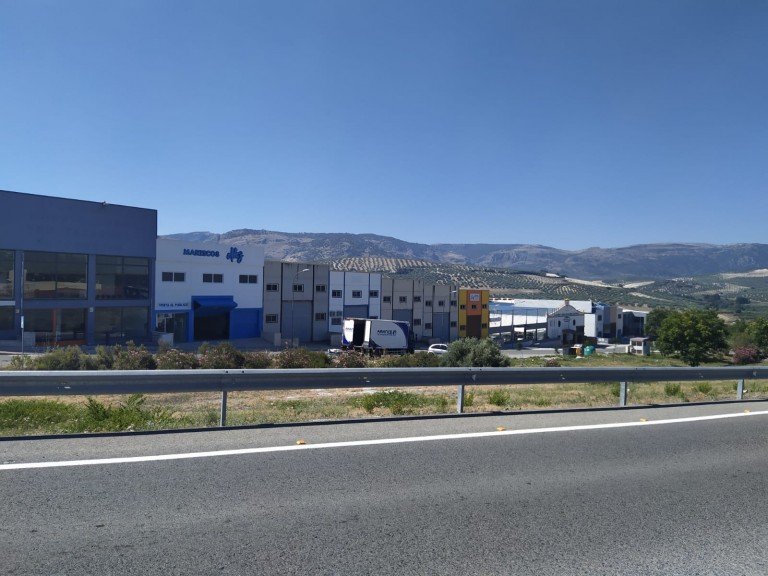 Córdoba es la provincia de Andalucía donde más cae el desempleo en la industria en el primer semestre del año