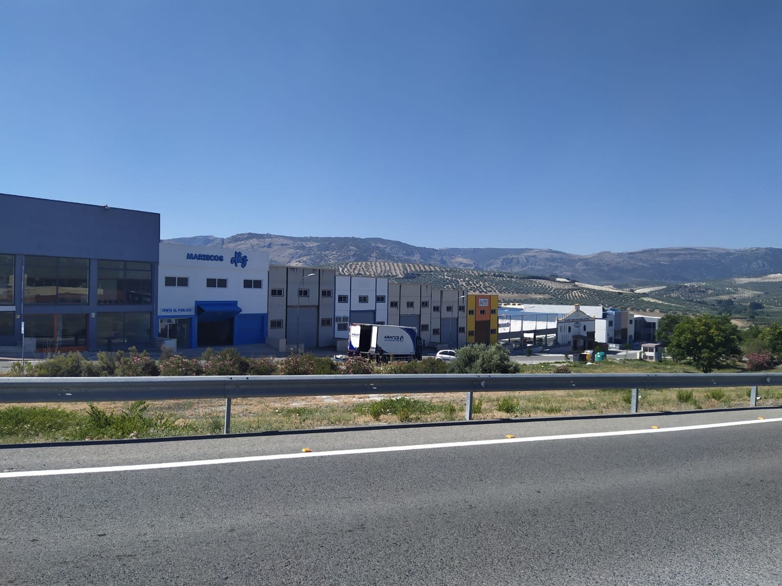 Córdoba es la provincia de Andalucía donde más cae el desempleo en la industria en el primer semestre del año