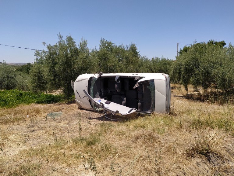 Un conductor resulta herido grave al salirse de la carretera A-3125