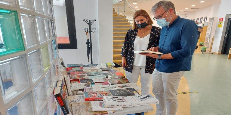 Más de 300 nuevos libros se unen a los fondos de la biblioteca municipal de Baena