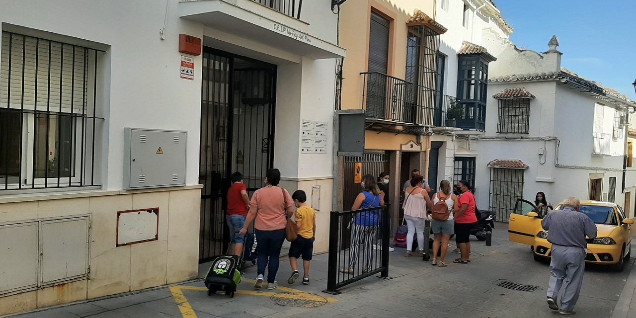 Las familias andaluzas podrán solicitar el cheque escolar de 100 euros hasta el próximo 9 de noviembre