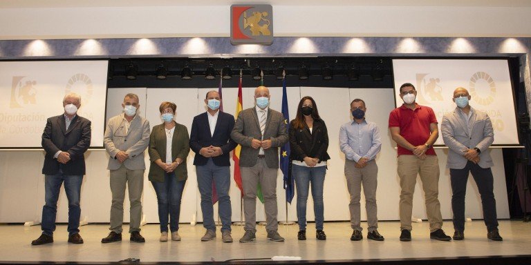 La Diputación aúna esfuerzos con las siete mancomunidades y Fundecor para dinamizar la economía social de la provincia