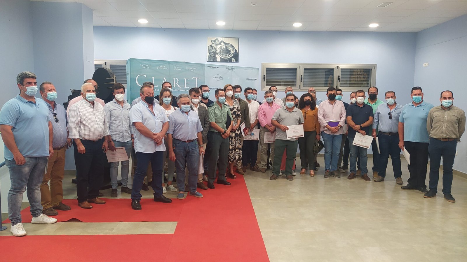 Un total de 50 agricultores reciben un reconocimiento por su labor voluntaria de desinfección de calles en la pandemia