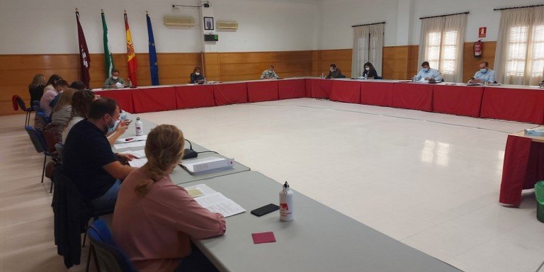 El Pleno aprueba volver a ubicar el mercadillo en su recinto originario tras las obras del aparcamiento disuasorio