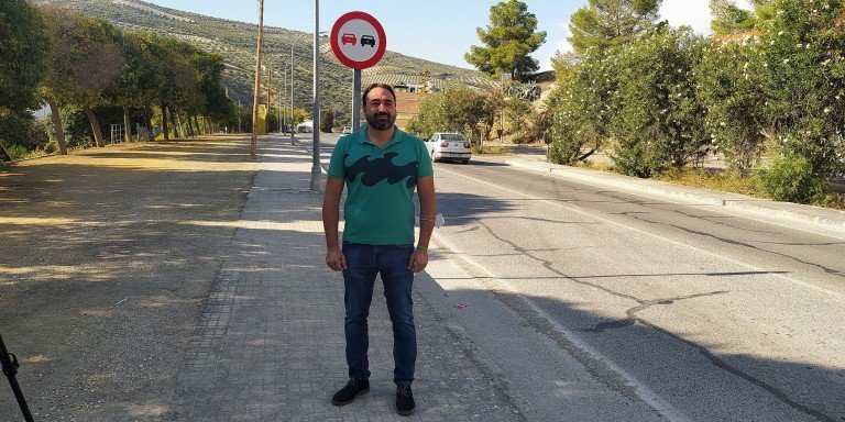 IU solicita la instalación de semáforos de reducción de velocidad en la entrada a Baena por Córdoba