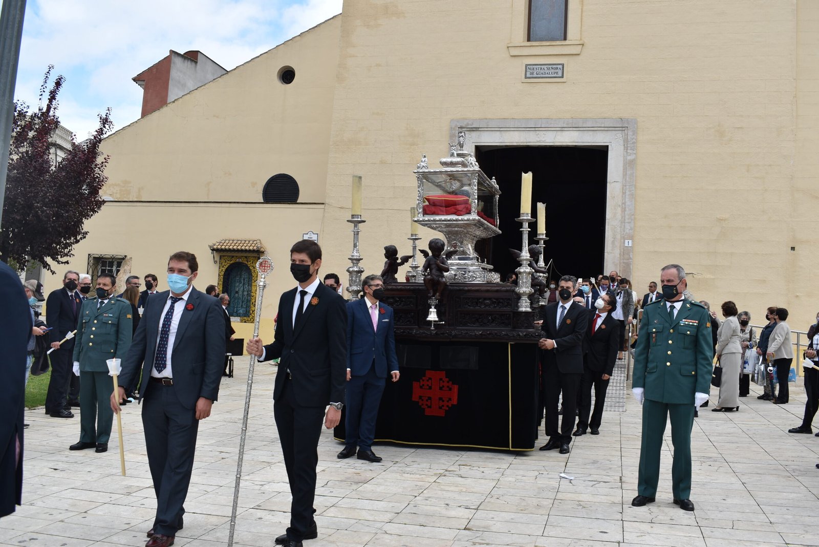El Santo Sepulcro desfila por las calles de Baena con motivo de la celebración de su centenario