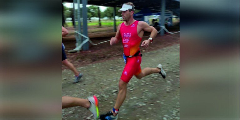 El ‘medialegua’ Javier Barba consigue un meritorio sexto puesto en el Campeonato del Mundo de Acuatlón