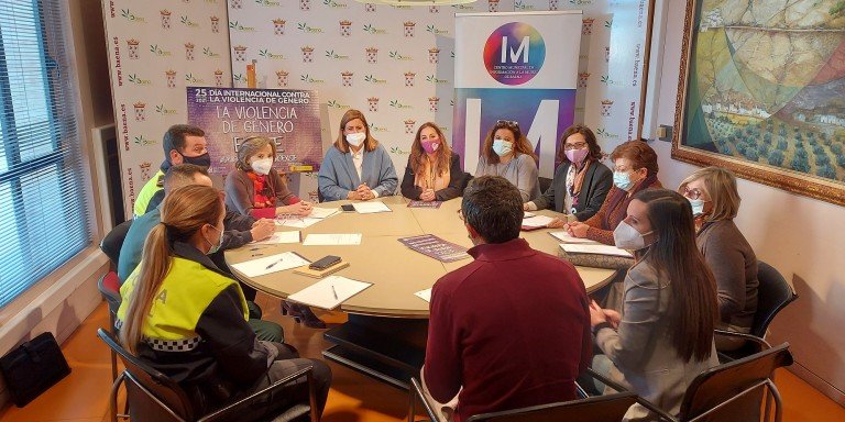 Un total de 43 mujeres poseen el dispositivo de teleasistencia por violencia de género en Baena