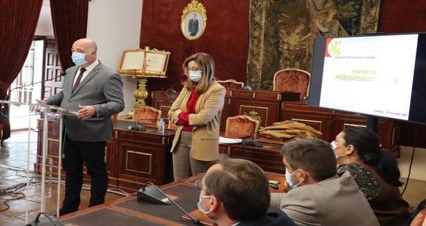 Ruiz destaca los 350 millones con los que la Diputación afrontará en 2022 la «recuperación» de Córdoba