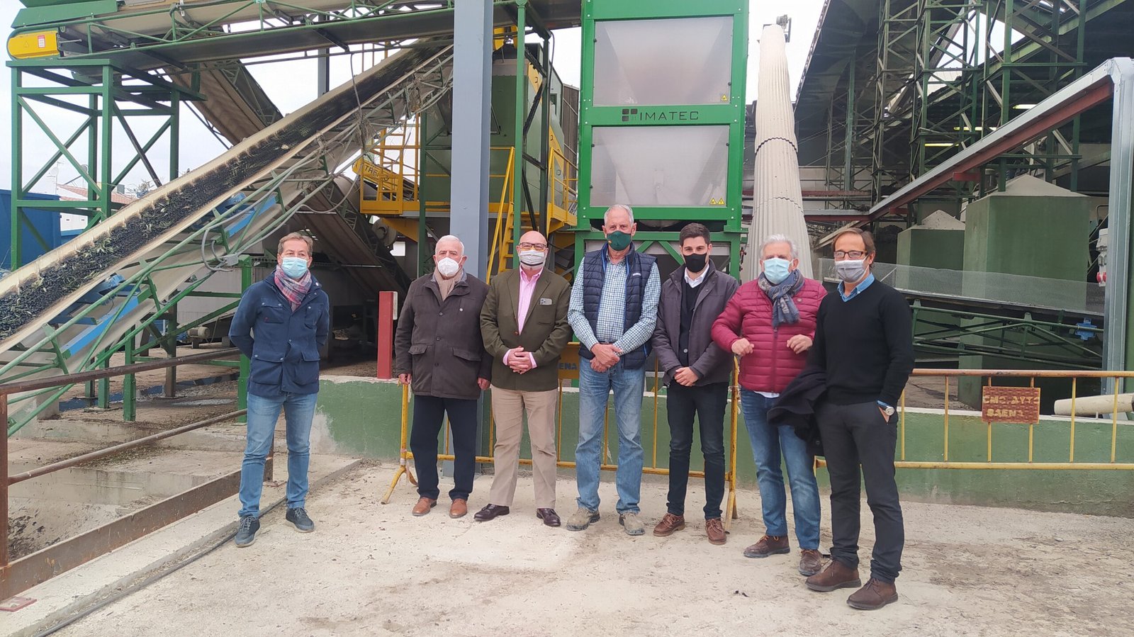 VOX asegura en Baena que “las políticas del Gobierno y de la Junta están perjudicando a los agricultores”