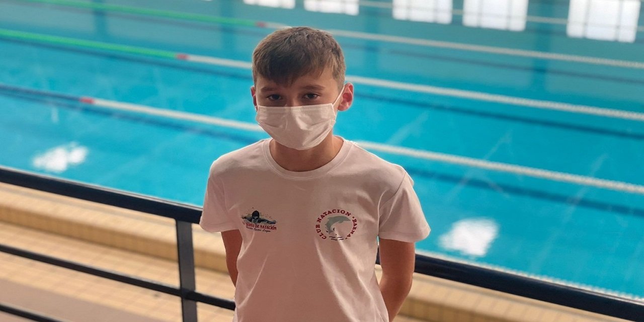El nadador baenense Francisco Javier Santano compite en Cádiz en el Campeonato de Andalucía alevín de Invierno