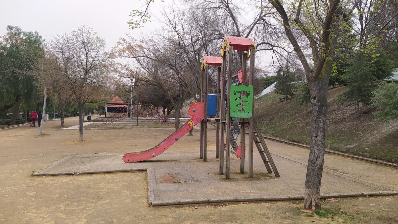 Adjudicadas las obras de mejora de la zona infantil del Parque de la Cañada de Baena