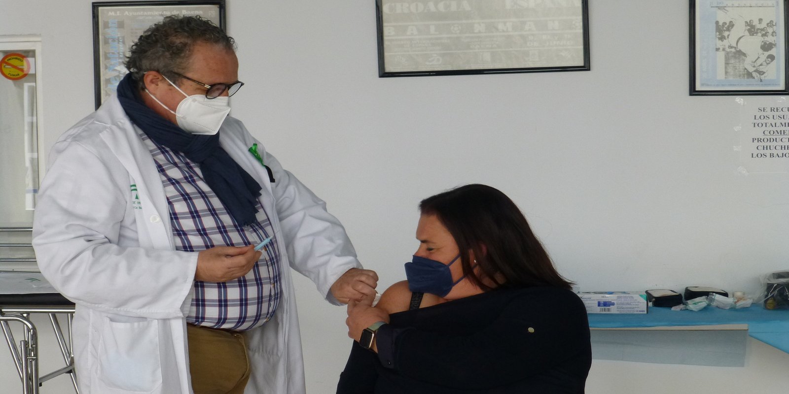 Afectados por la vacuna de AstraZeneca piden que les traten «los efectos adversos graves» que siguen sufriendo