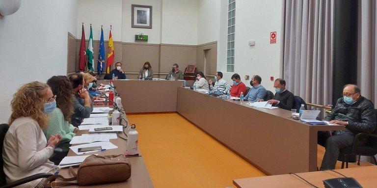 El Pleno deja sobre la mesa la propuesta del PSOE de crear un fondo para atender a los refugiados ucranianos