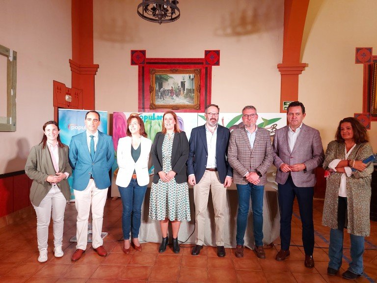 Javier Vacas sustituye a Cristina Piernagorda al frente de la presidencia del PP de Baena