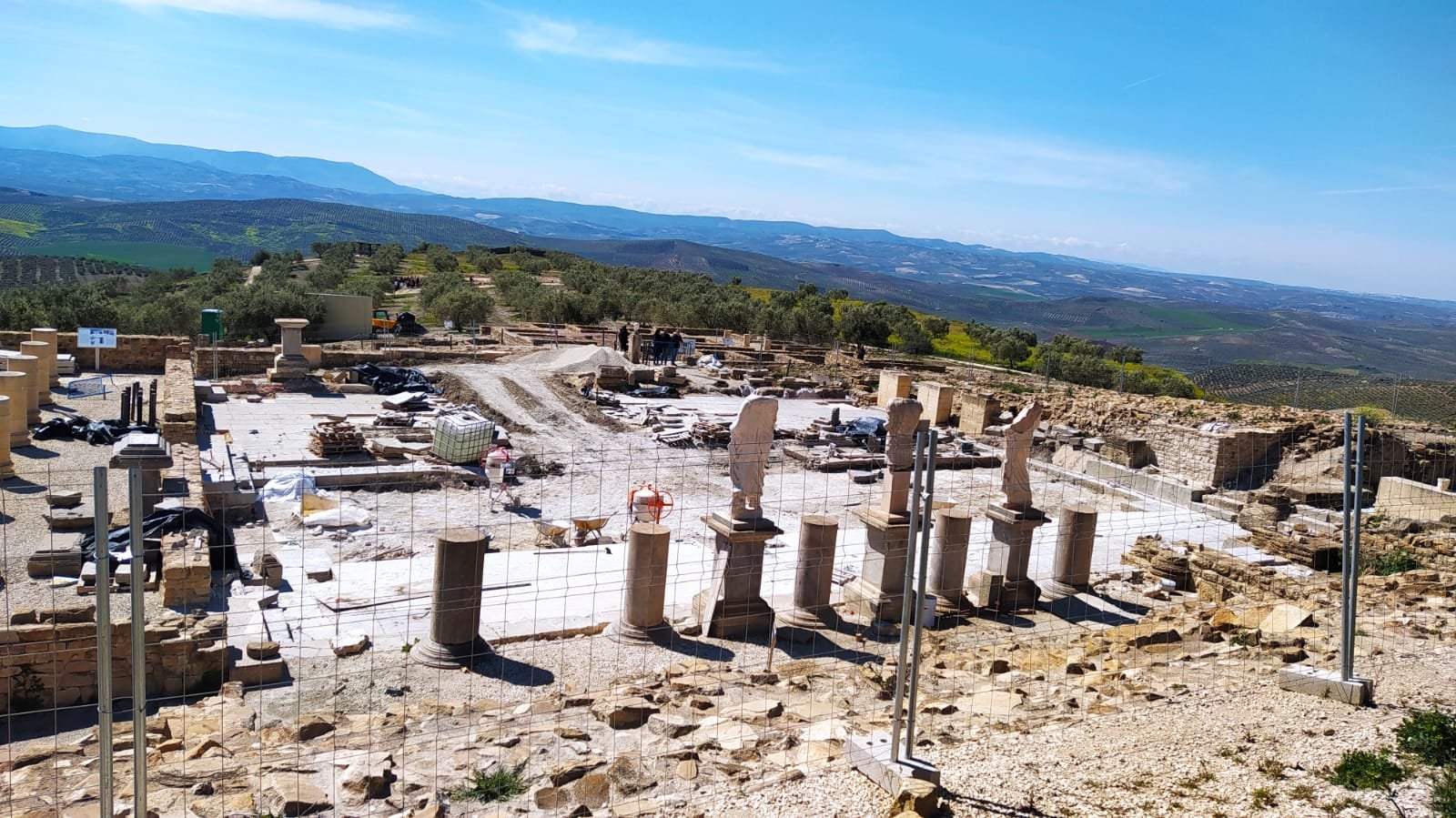 El PSOE de Baena critica las obras del foro del yacimiento de Torreparedones