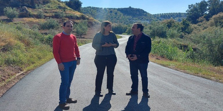 Concluyen las obras de mejora del pavimento del camino de La Pista de Albendín