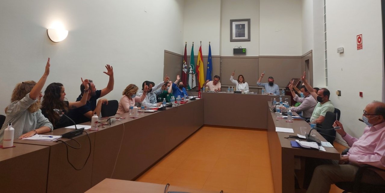 Un total de 53 nuevas facturas van al Pleno de Baena con reparos a la legalidad