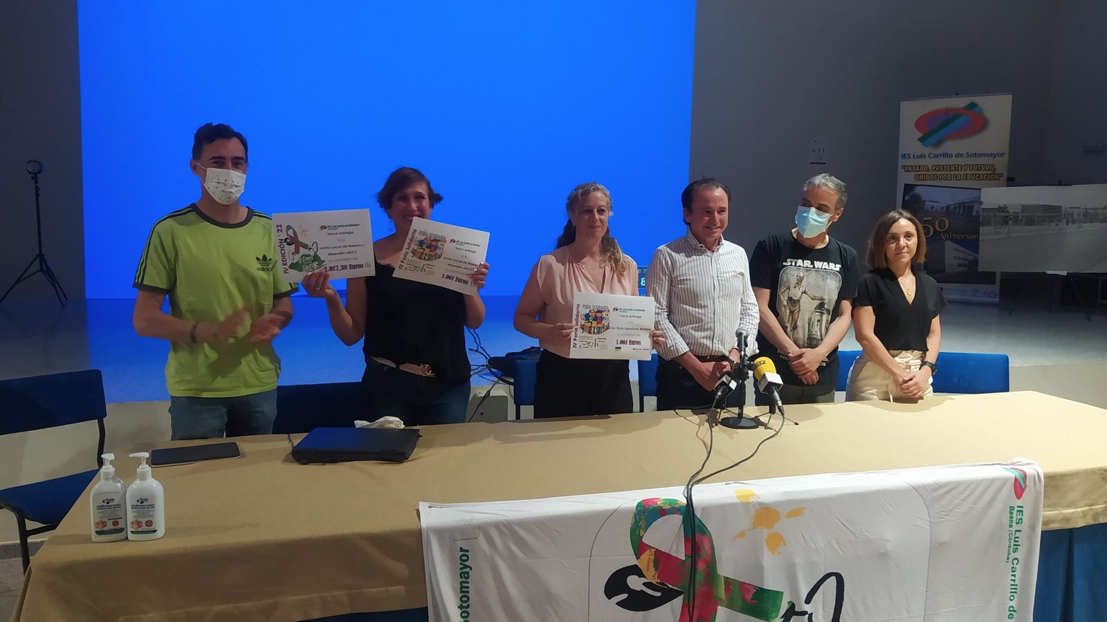 El IES Luis Carrillo de Sotomayor entrega más de 3.000 euros a Cruz Roja y la Asociación Española Contra el Cáncer