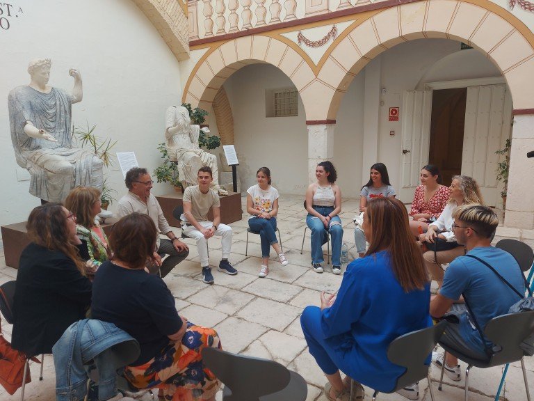 Adegua organiza un encuentro entre coordinadores y jóvenes participantes en el proyecto Erasmus+