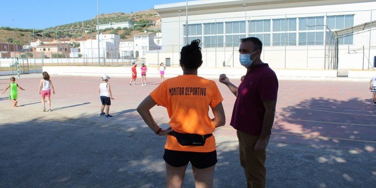 Las escuelas de verano y la piscina municipal generan 14 empleos durante el verano en Albendín